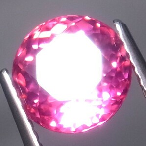 3.70ct 新品・2パターンカラーチェンジ ・ピンクカラー合成セラミック宝石ヤグ ＹＡＧ（イットリウム・アルミニウム・ガーネット）の画像2