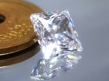 4.72ct 8x8㎜ VVSランク級で極上のカット品質・プリンセスカット キュービックジルコニア　カット面が多く最高品質の輝きの特級品です_画像2