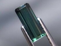 0.69ct a 新品・天然グリーントルマリン角カット石 ブラジル産_画像1