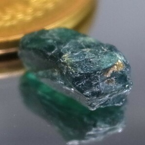 1.59ct 新品・透明感のある高品質な天然グランディディエライト原石 マダガスカル産の画像4