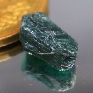 1.59ct 新品・透明感のある高品質な天然グランディディエライト原石 マダガスカル産の画像5
