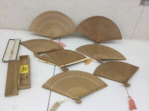 D253-60[ China Japan fan summarize ] fan . tree .... carving tree industrial arts China handicraft kimono small articles .ke. temple . wood / Hong Kong Beijing / out box attaching equipped t