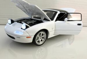 《新品》1:32 マツダ MX-5 ロードスター ミニカー