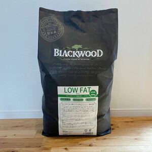 犬 (新品) 20kg 分包4袋 チャック付 BLACKWOOD LOW FAT ブラックウッド ダイエット ドッグフード 肥満犬 成犬 老犬 ヒューマングレード