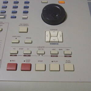 AKAI アカイ MPC2000XL 8パラアウト サンプラー 送料無料 基本動作確認の画像4