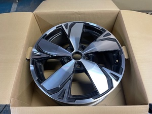 SubaruForester　SK　Genuine　アルミWheels　１本 　美品　PCD 114.3mm