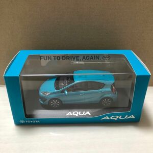 トヨタ アクア ミニカー クリアエメラルドパールクリスタルシャイン カラーサンプル 色見本 非売品 TOYOTA AQUA