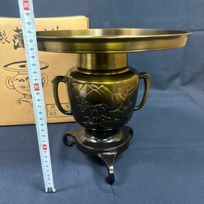 ◆未使用保管品 華道具 唐金製 薄端 山水 約4.3kg 金属製 花入 花瓶 生け花 フラワーベース インテリア アンティーク コレクション 158-60の画像2