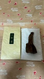 越南（伽羅）タトウ紙　40.6g 香木 六国五味 香道具 香道 茶道具 樹脂分の多い沈香 茶道｜沈香 伽羅｜古美術 骨董品｜お香 聞香用香木