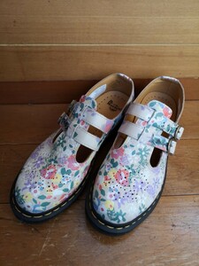 ドクターマーチン メリー ジェーン 花柄 レディース ツインストラップ Tバー フラワー Dr.MARTENS MARY JANE FLORAL MASH UP BACKHAND