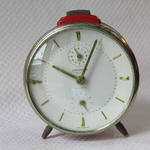目覚まし時計 ユンハンス 可愛い赤色 三段階アラーム 置き時計 からくり時計 手巻きゼンマイ時計 アンティーク 使用中 // セイコー 精工舎の画像1