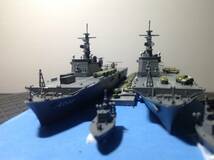 海上自衛隊輸送艦・おおすみ・しもきた・電飾・ジオラマ仕立てケース付き1/700です。_画像5