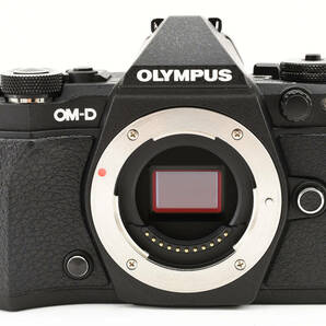 ★外観美品★ OLYMPUS オリンパス OM-D E-M5 MarkII ボディ ミラーレス一眼レフ デジタルカメラ ブラック #1257の画像3