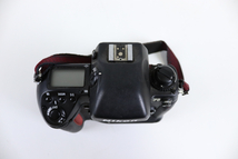 【動作OK】Nikon F5 フィルムカメラ ボディ ストラップ付き AF Micro Nikkor 105mm F2.8 マクロ レンズ 元箱 030JIAJL95_画像4