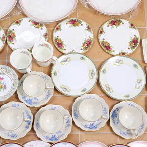 ブランド食器 まとめ NORITAKE NARUMI ROYAL ARDNE ROYAL ALBERT BARNEYS NEWYORK カップ ソーサー プレート 005JHKJH51の画像4