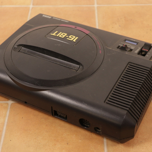 SEGA MEGA DRIVE 16-BIT HAA-2510 メガドライブ 本体 コントローラー 電源ケーブル付き ゲーム レトロ 003JYHJA00 の画像3