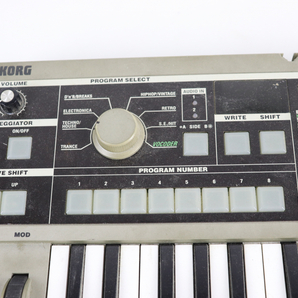 【ジャンク】KORG microKORG コルグ シンセサイザー マイク付き AC ADAPTER 電子楽器 鍵盤楽器 音響機材 練習 演奏 015JSFJH06の画像3