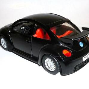 1/32 キンスマート VW フォルクスワーゲン ニュービートル RSｉ（黒）プルバックカー、ミニカー 中古の画像4