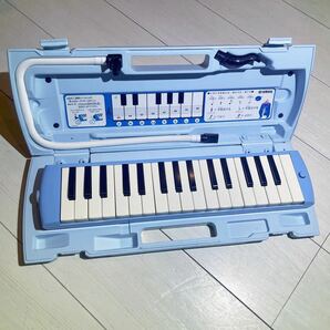 ピアニカ 鍵盤ハーモニカ YAMAHA ヤマハ P-32D 青 ブルー パステル ブルー 卓奏用 パイプ付き 小学生 新入生 新 入学 準備の画像1