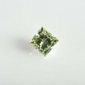 ０．１４２ct　ＦＡＮＣＹ　ＬＩＧＨＴ　ＹＥＬＬＯＷ　ＧＲＥＥＮ　ＶＳ２　プリンセスカット　イエローグリーンダイヤモンドルース