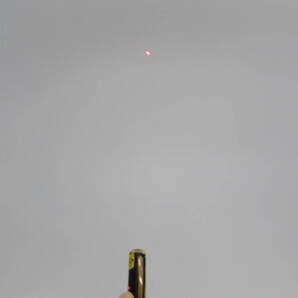 PSC認証品 VORIN レーザーポインター 赤 LED ペン型 動作確認済 全長13.5㎝ 胴径12㎜ ブラック×ゴールド 単4電池2本/取扱説明書/ケース付の画像10