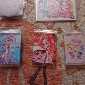 未使用品(中古) ドキドキ! プリキュア 関係 色紙 art - 缶バッジ - カードウェハース ～ 1円startの画像4