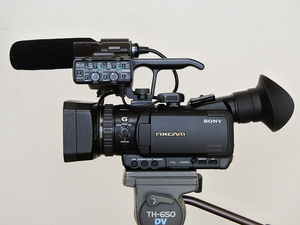 SONY ソニーデジタルHDビデオカメラレコーダー　NXCAM HXR-NX70J　ファームバージョン3.01　通電時間83×10H　元箱付き