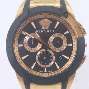 【ジャンク品】VERSACE ヴェルサーチ M8C クロノグラフ クォーツ デイト メンズ 腕時計 ゴールドカラー 3733-Nの画像1