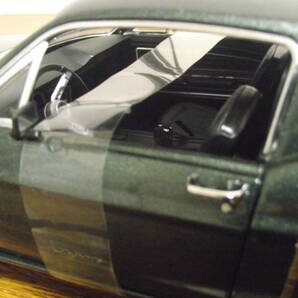 中古開封未使用品映画ブリット スティーブ・マックイン主演 1/18 1968年フォードマスタングGTファストバック ハイランドグリーン  の画像10
