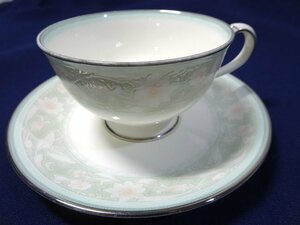 【Noritake/ノリタケ】カップ&ソーサー ミントグリーン系 花柄 銀彩 食器 ティータイム