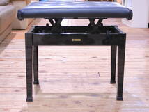 あ//A7361 YAMAHA ヤマハ　ピアノ椅子　ピアノイス　ピアノいす　高低自在型　サイズ　約66×35.5×46~53.5cm_画像2
