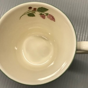 あ//J6754 【未使用・保管品】ウェッジウッド WEDGWOOD フェスティビィティラズベリー プレート2点 マグカップ2点 セットの画像7