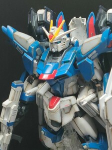 ガンプラ 完成品 HG　ライジングフリーダムガンダム　ウェザリング塗装済