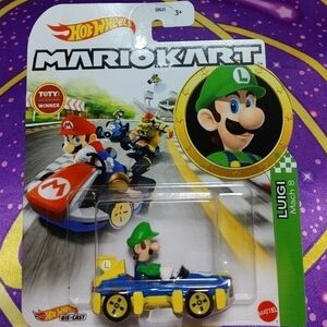 ホットウィール マリオカート ルイージ（マッハ8）