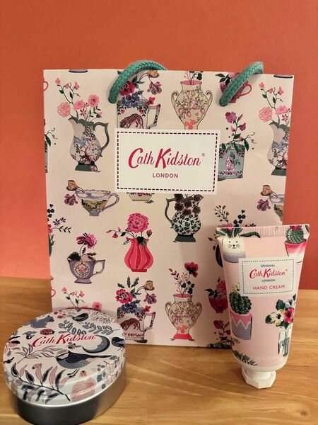 Cath Kidston(キャス・キッドソン) ショップバック付 ボディクリーム & ハンドクリーム