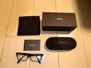 ★TOM FORD（トムフォード）　メガネ　黒縁　TF5146★