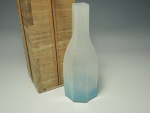 640/0 old sake bottle star anise shape blue color . white color pine bamboo plum . Showa Retro Taisho romance sake cup and bottle antique antique tree box attaching 