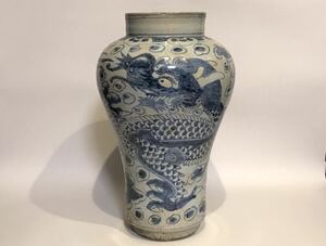  Joseon Dynasty morning . blue and white ceramics dragon writing . era 