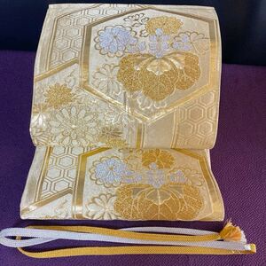 着物帯/帯締め　2点　金彩刺繍　古典柄　フォーマル帯　お太鼓帯　仕立て上がり帯　金糸華文