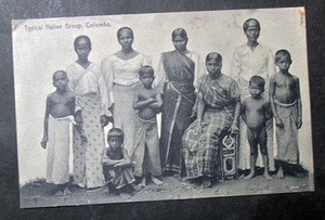 PB51【戦前絵葉書】Typical Native Group, Colombo　（スリランカ國コロンボ）