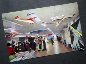 ZA16【戦後絵葉書】東京国際空港本館三階の航空教室　昭和30年代頃