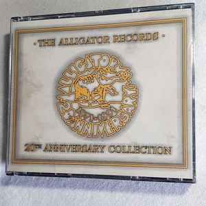 V.A.「THE ALLIGATOR RECORDS 20TH ANNIVERSARY COLLECTION」＊1971～1991年の35曲収録。ALLIGATORの創設者、ブルース・イグラウアーが選曲