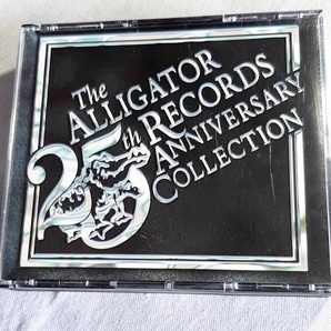 V.A.「THE ALLIGATOR RECORDS 25TH ANNIVERSARY COLLECTION」＊1971年~1996年の38曲。Albert Collins、Roy Buchananなどの未発表曲も収録の画像1