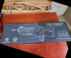 G&G ARMAMENT製 FN F2000 電動ガン　ブラック　