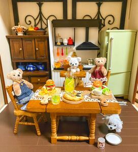 クマさん家族の食卓 ドールハウス ミニチュア家具