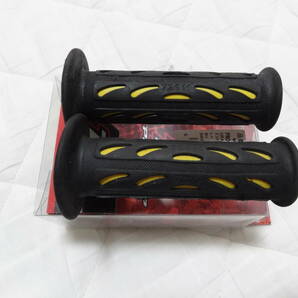 中古品 デイトナ(Daytona) PROGRIP(プログリップ) バイク用 ハンドルグリップ ブラックイエロー エンド貫通タイプ 全長115mmの画像1