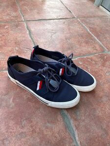 TOMMY HILFIGER スニーカー　美品中古 