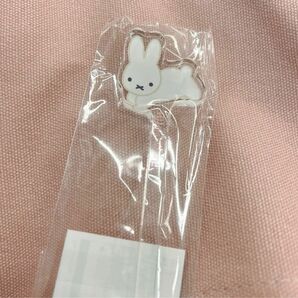 Flowermiffy浅草店限定のアクリルフラワースティック うさぎ