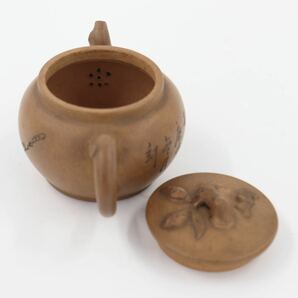 【葉】366 煎茶道具 宜興 紫砂 壺 中国 朱泥 急須 漢詞彫 茶道具 箱なしの画像7
