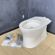 未使用 TOTO 便器 衛生陶器 CS220BM #SC1 パステルアイボリー トイレ 床排水 住宅設備 /65545_画像1